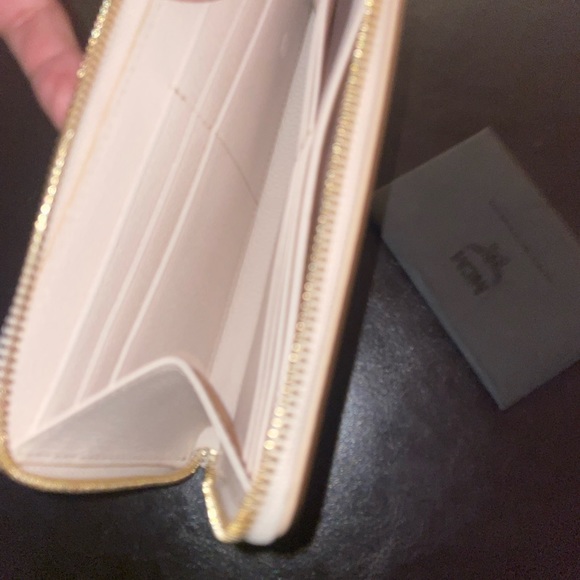 Women’s MCM wallet (NEW) - Picture 3 of 6
